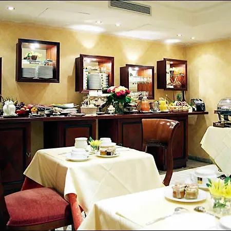 Montparnasse Hotel 4*