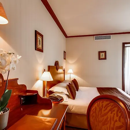Montparnasse Hotel