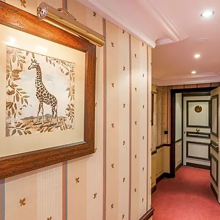 فندق مونتبارناس 4*