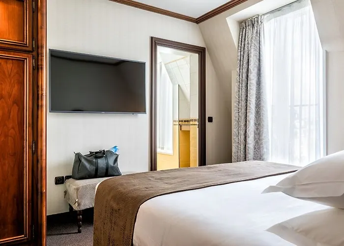 호텔 몽파르나스 4*