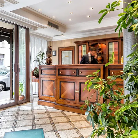 Montparnasse Hotel 4*